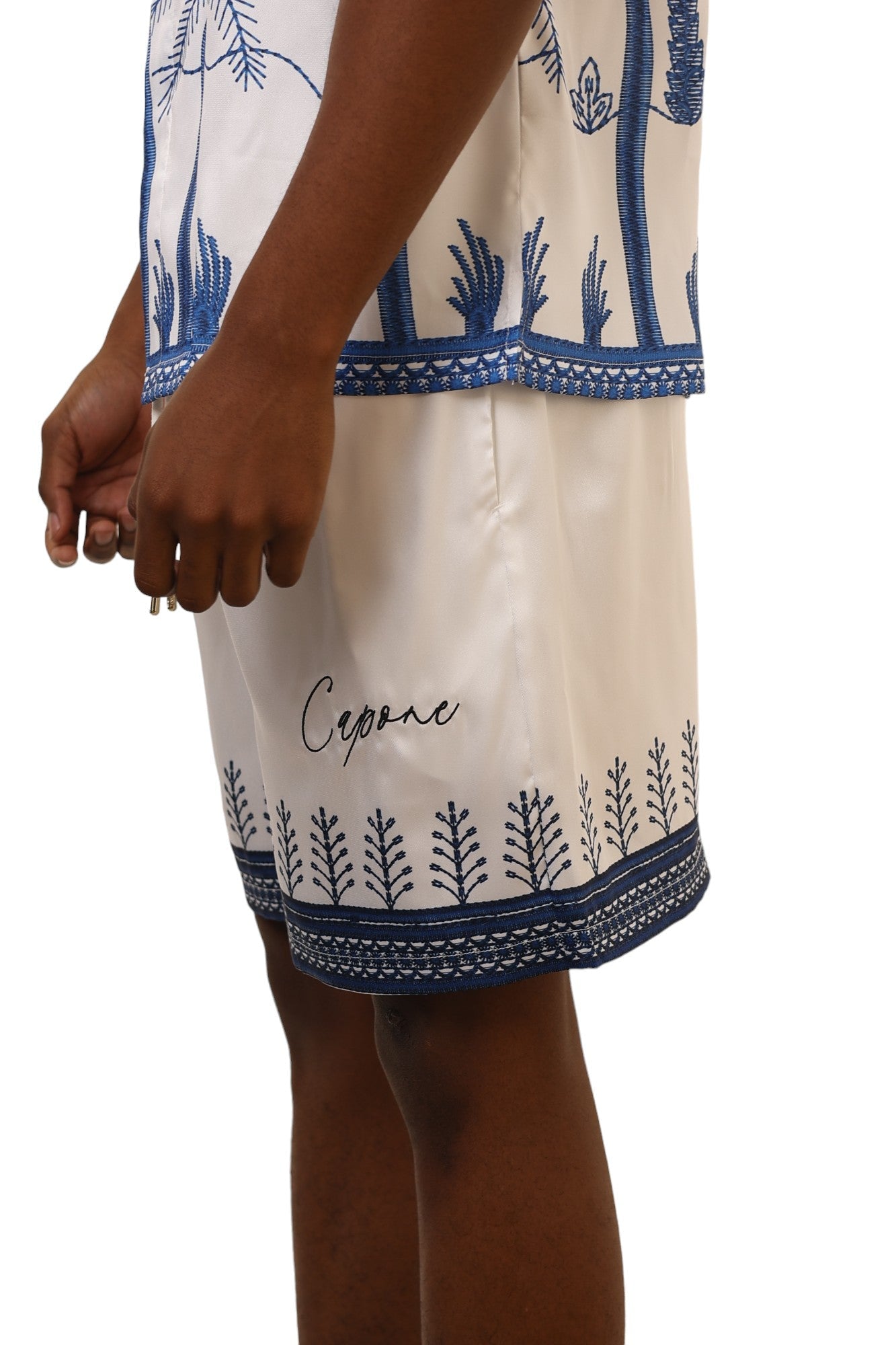 Capone Short Island White