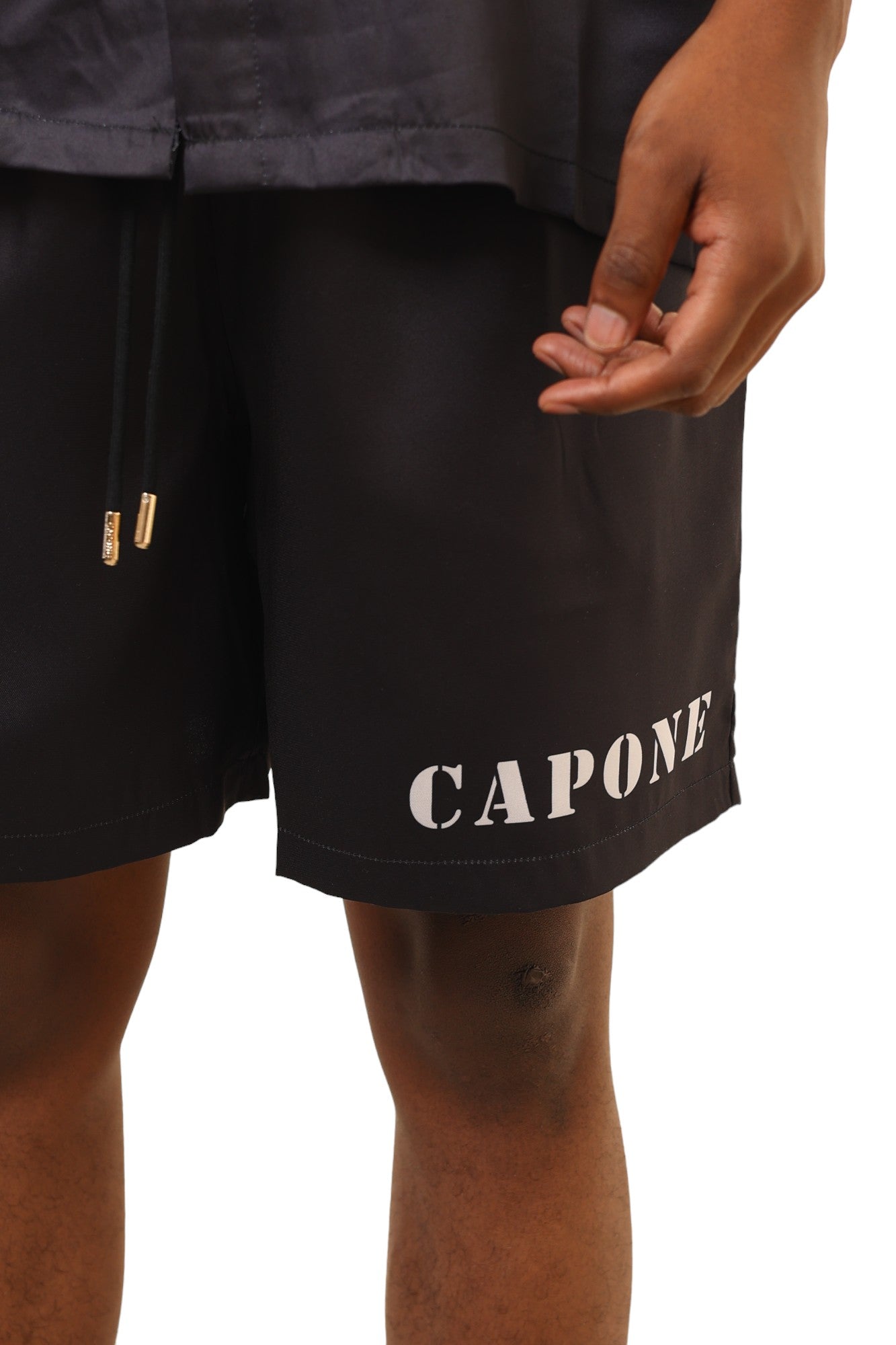 Capone Short Wing Black
