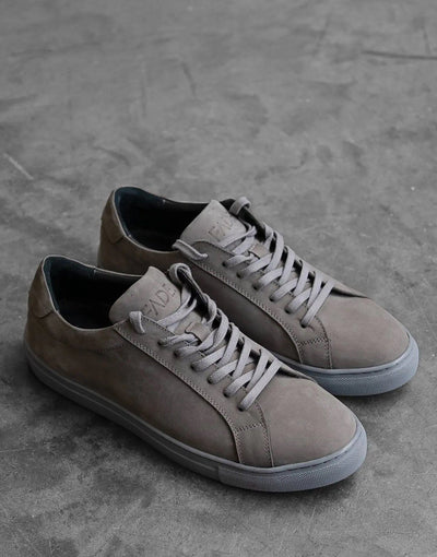 Fade Essential Grey Sneakers